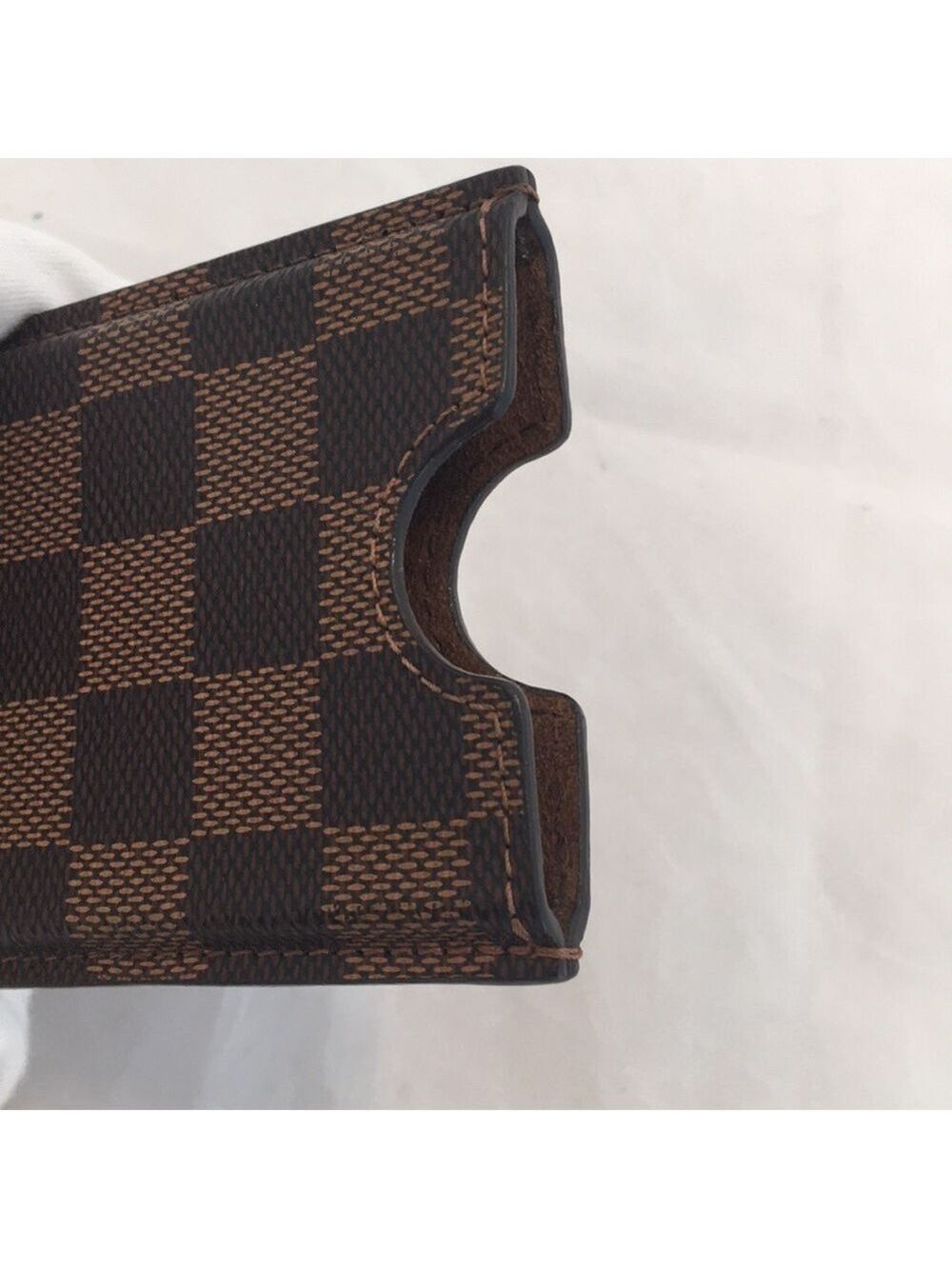 LOUIS Vuitton Phone Case - Picture 6 of 8